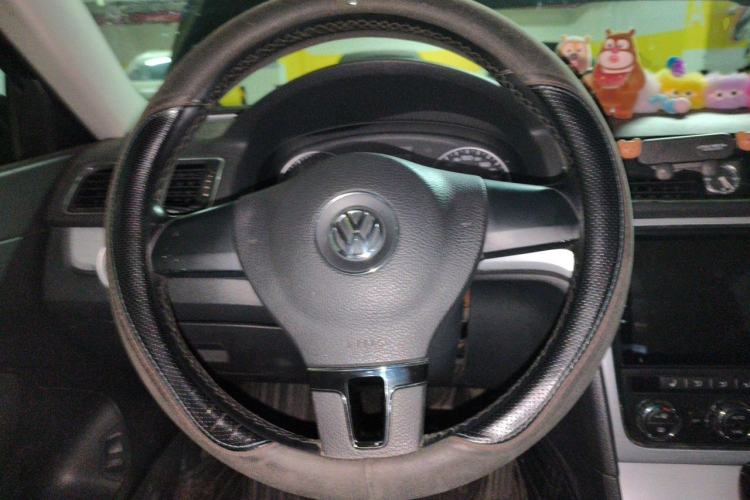 Used Volkswagen Passat 2014 1.8TSI Automatic Prestige Edition Steering Wheel