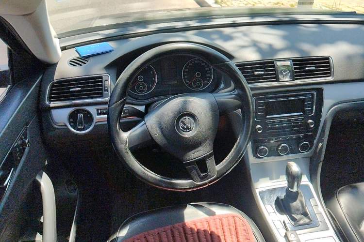 Used Volkswagen Passat 2014 1.8TSI DSG Prestige Edition Steering Wheel