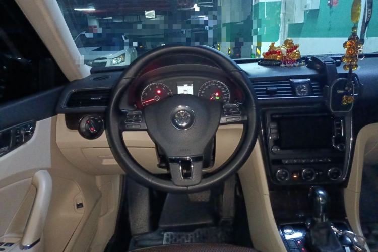 Used Volkswagen Passat 2014 1.8TSI DSG Prestige Edition Steering Wheel