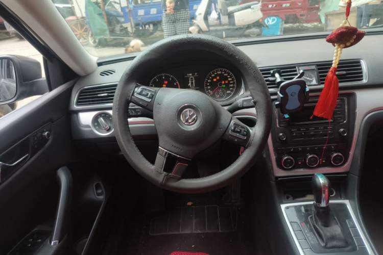 Used Volkswagen Passat 2014 1.8TSI DSG Prestige Edition Steering Wheel