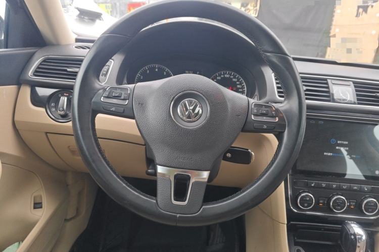 Used Volkswagen Passat 2014 1.8TSI DSG Prestige Edition Steering Wheel