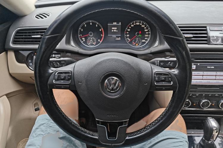 Used Volkswagen Passat 2014 1.8TSI DSG Prestige Edition Steering Wheel