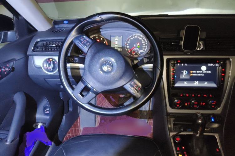 Used Volkswagen Passat 2014 1.8TSI DSG Prestige Edition Steering Wheel