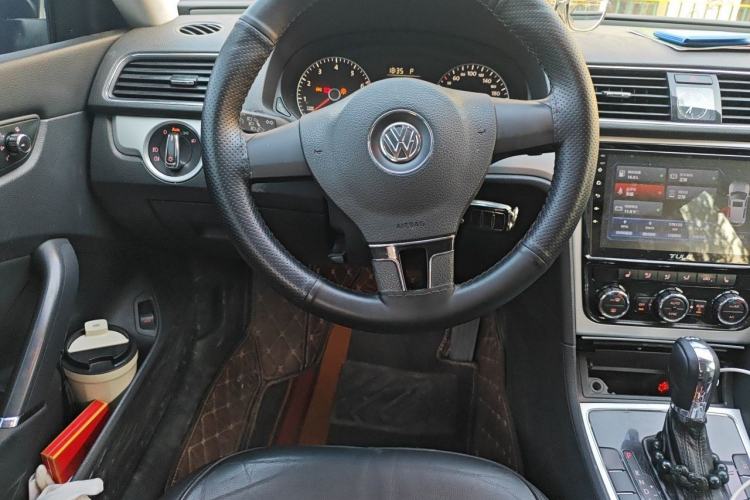 Used Volkswagen Passat 2014 1.8TSI DSG Prestige Edition Steering Wheel