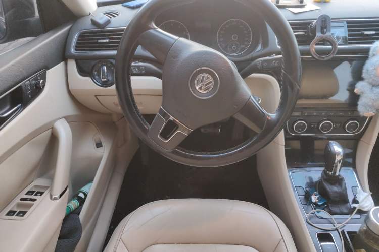 Used Volkswagen Passat 2014 1.8TSI DSG Prestige Edition Steering Wheel