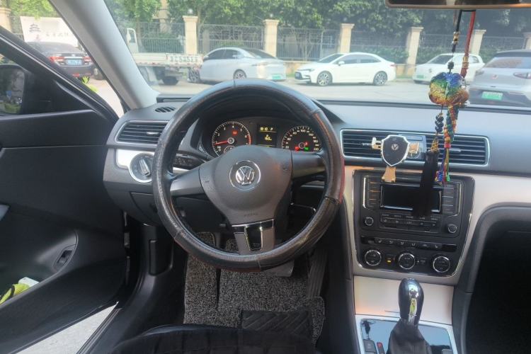 Used Volkswagen Passat 2014 1.8TSI DSG Prestige Edition Steering Wheel