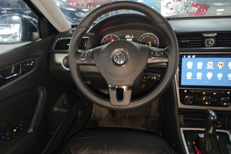 Used Volkswagen Passat 2014 1.8TSI DSG Prestige Edition Steering Wheel