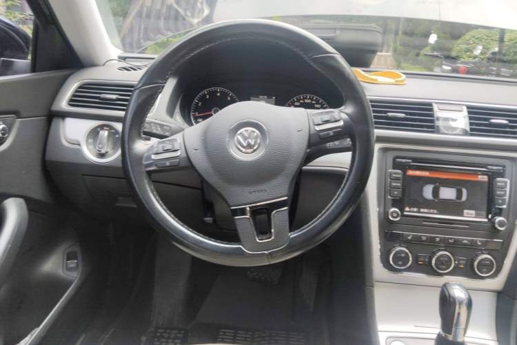 Used Volkswagen Passat 2014 1.8TSI DSG Prestige Edition Steering Wheel