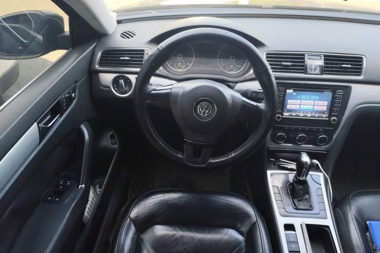 Used Volkswagen Passat 2014 1.8TSI DSG Prestige Edition Steering Wheel