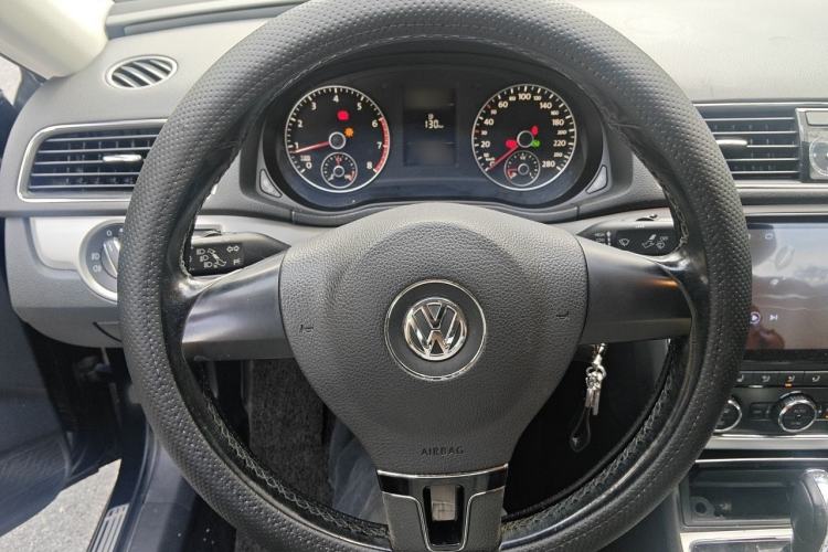 Used Volkswagen Passat 2014 1.8TSI DSG Prestige Edition Steering Wheel