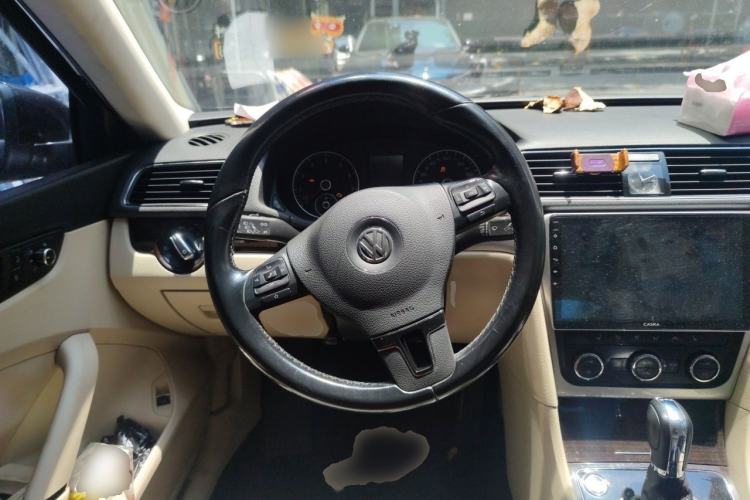 Used Volkswagen Passat 2014 1.8TSI DSG Prestige Edition Steering Wheel