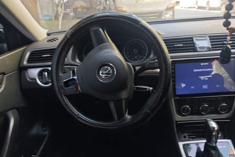 Used Volkswagen Passat 2014 1.8TSI DSG Prestige Edition Steering Wheel