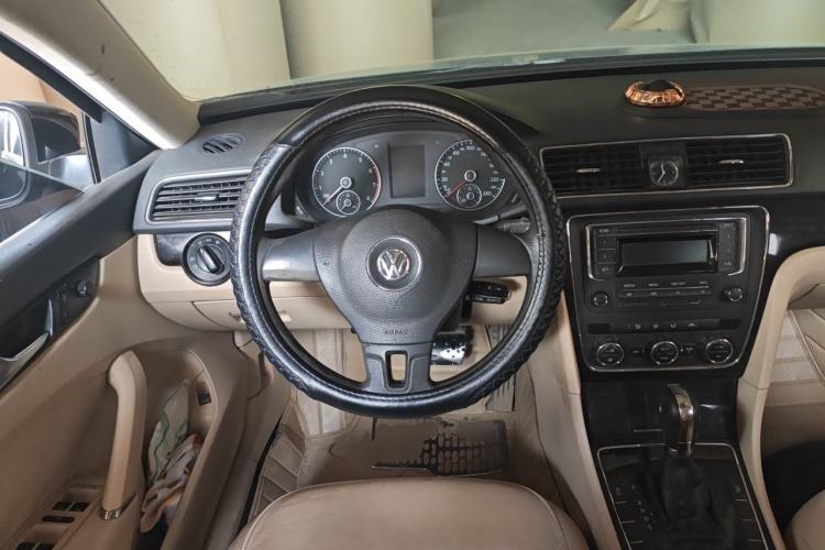 Used Volkswagen Passat 2014 1.8TSI Automatic Prestige Edition Steering Wheel