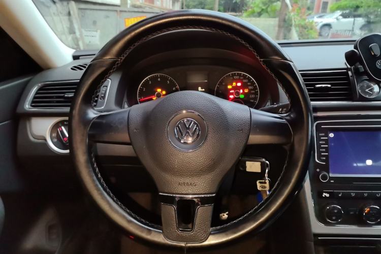 Used Volkswagen Passat 2014 1.8TSI DSG Prestige Edition Steering Wheel
