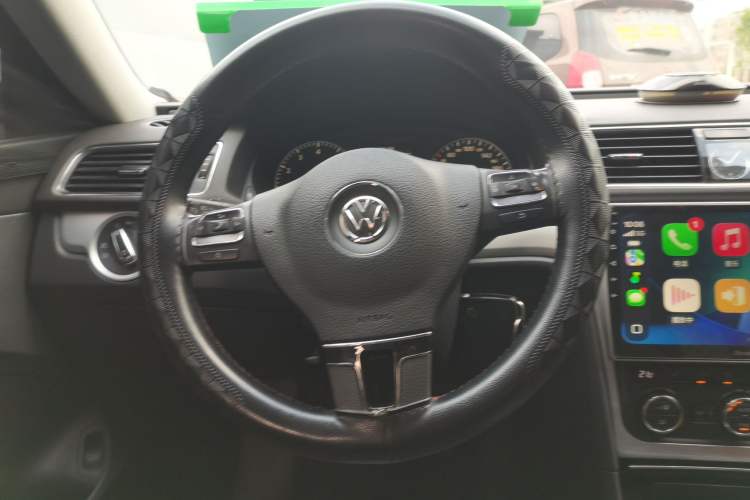 Used Volkswagen Passat 2014 1.4TSI Manual Prestige Edition Steering Wheel