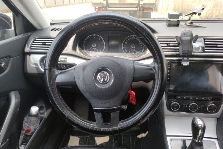Used Volkswagen Passat 2014 1.8TSI DSG Prestige Edition Steering Wheel