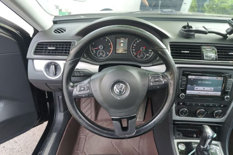 Used Volkswagen Passat 2014 1.8TSI DSG Prestige Edition Steering Wheel