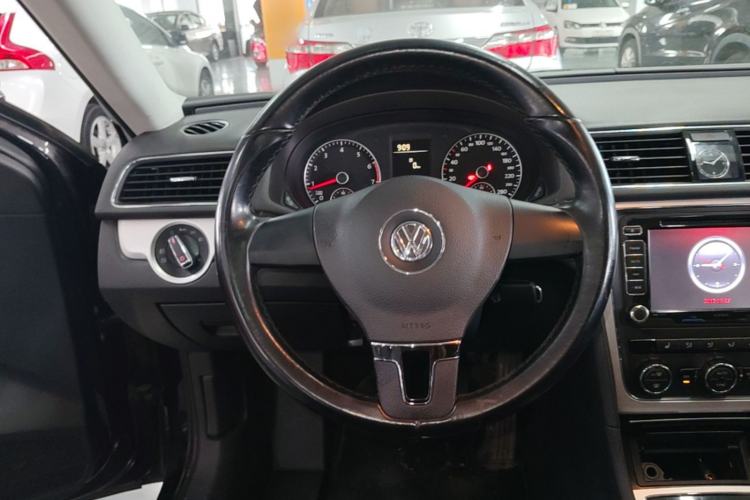 Used Volkswagen Passat 2014 1.4TSI Manual Prestige Edition Steering Wheel