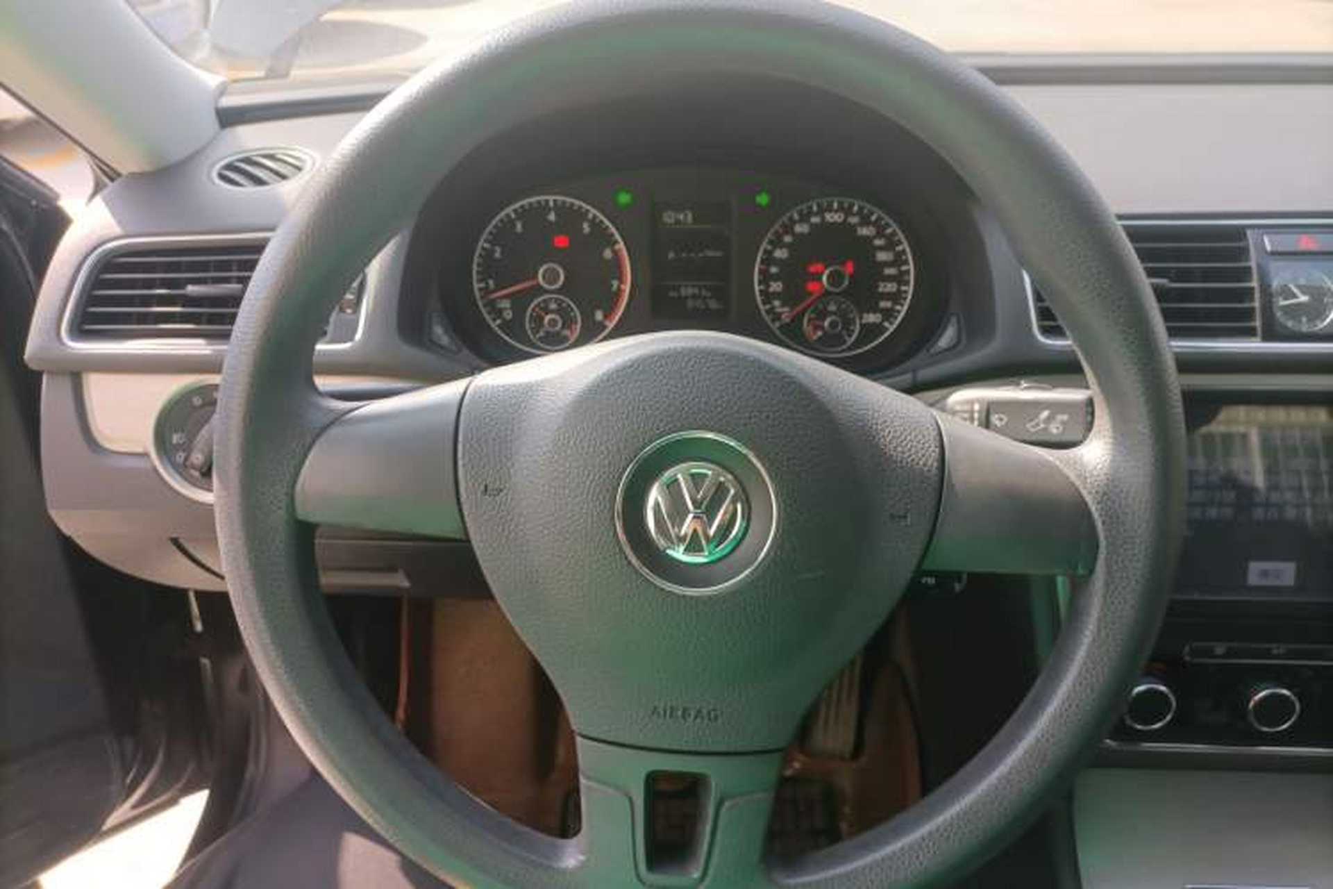Used Volkswagen Passat 2014 1.4TSI Manual Luxury Edition Steering Wheel