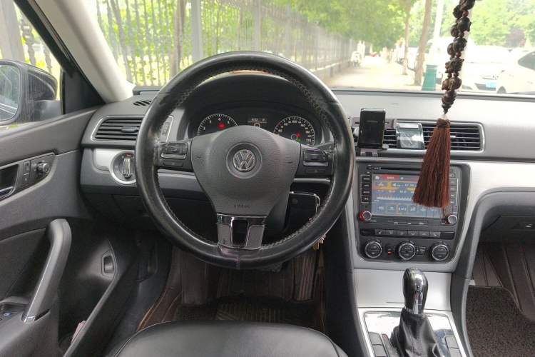 Used Volkswagen Passat 2014 1.8TSI DSG Prestige Edition Steering Wheel