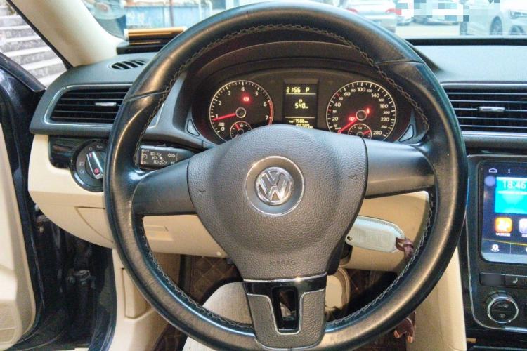 Used Volkswagen Passat 2014 1.8TSI DSG Prestige Edition Steering Wheel