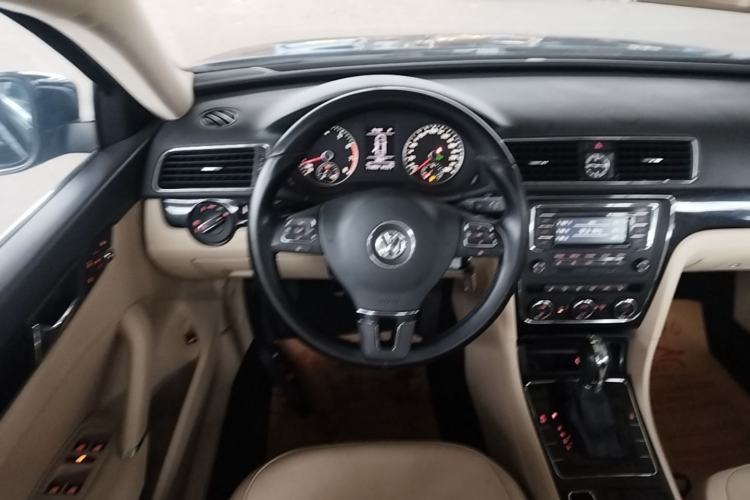 Used Volkswagen Passat 2014 1.8TSI DSG Prestige Edition Steering Wheel