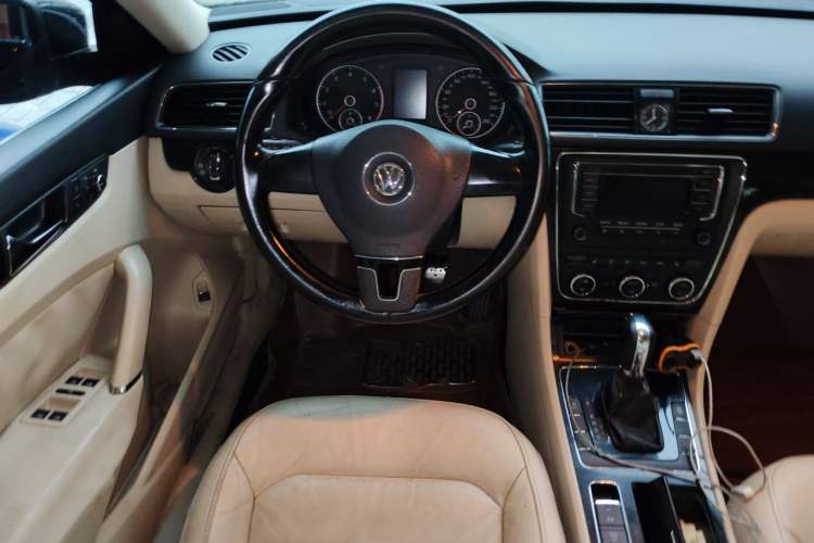 Used Volkswagen Passat 2014 1.8TSI DSG Prestige Edition Steering Wheel