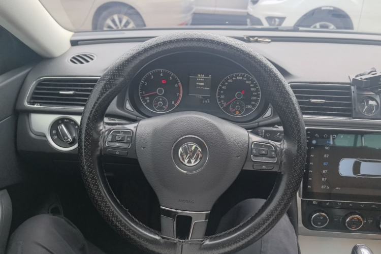 Used Volkswagen Passat 2014 1.8TSI DSG Prestige Edition Steering Wheel