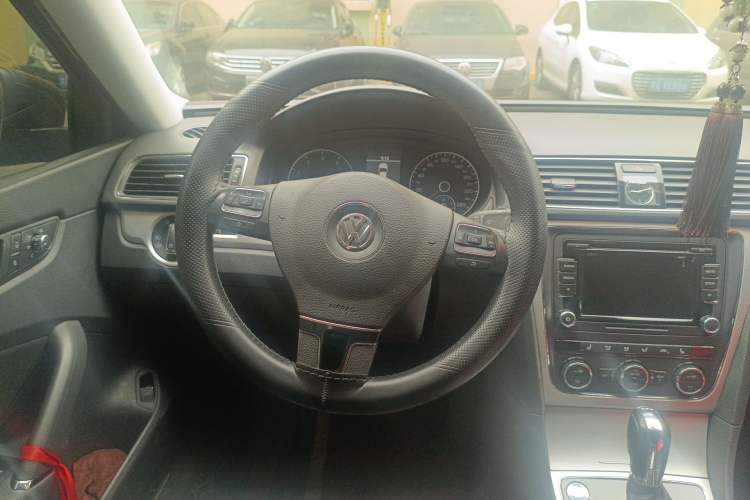 Used Volkswagen Passat 2014 1.8TSI DSG Prestige Edition Steering Wheel