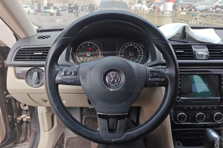 Used Volkswagen Passat 2014 1.8TSI DSG Prestige Edition Steering Wheel