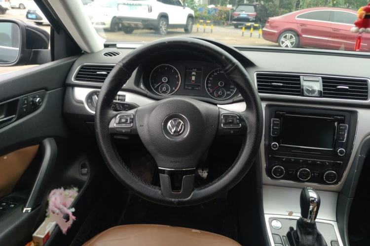 Used Volkswagen Passat 2014 1.8TSI DSG Prestige Edition Steering Wheel
