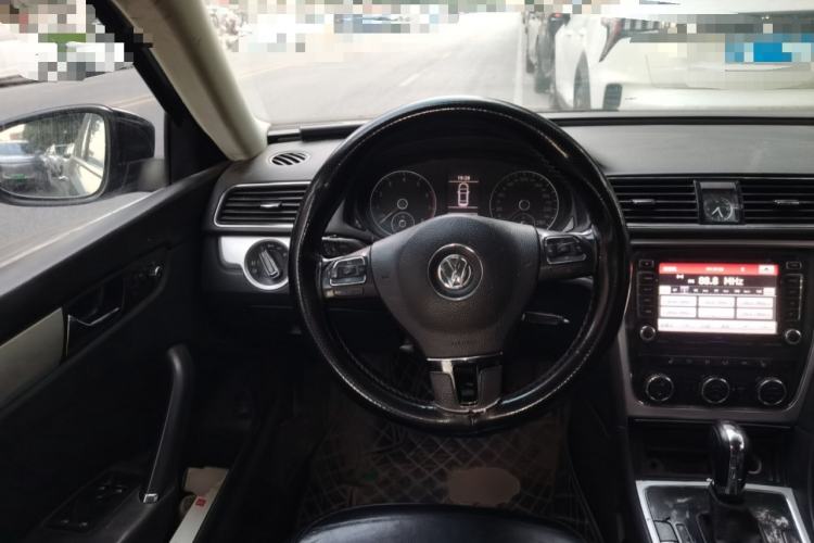 Used Volkswagen Passat 2014 1.8TSI DSG Prestige Navigation Edition Steering Wheel