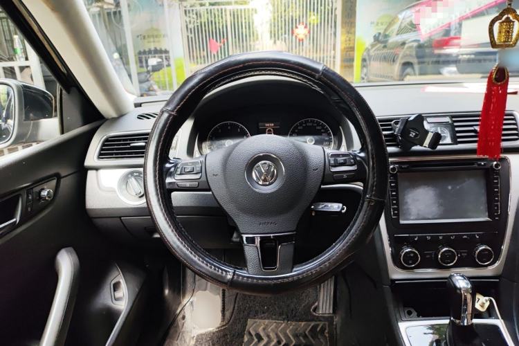 Used Volkswagen Passat 2014 1.8TSI DSG Prestige Edition Steering Wheel