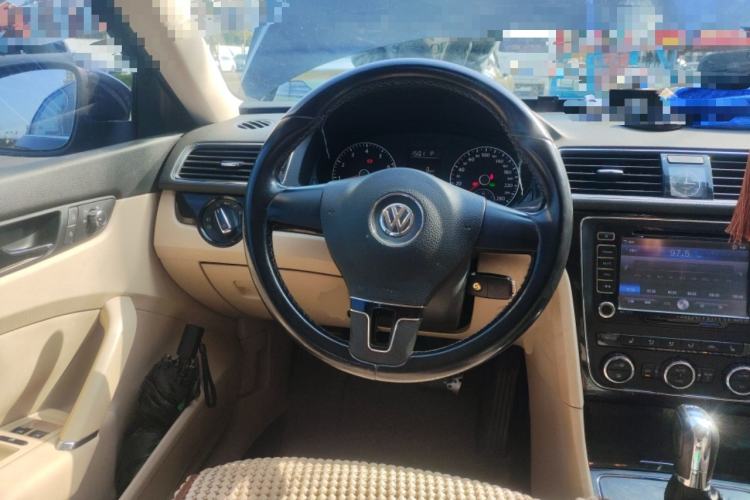 Used Volkswagen Passat 2014 1.8TSI DSG Prestige Edition Steering Wheel