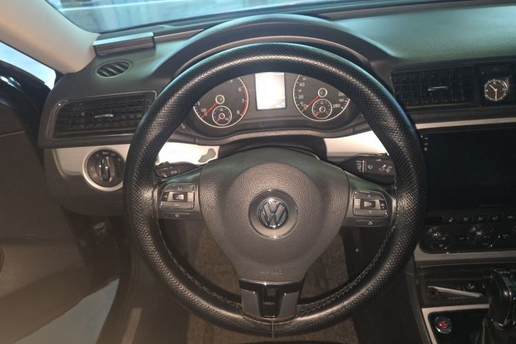 Used Volkswagen Passat 2014 1.8TSI DSG Prestige Edition Steering Wheel