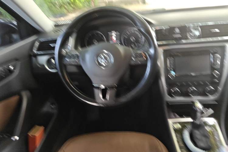 Used Volkswagen Passat 2014 1.8TSI DSG Prestige Navigation Edition Steering Wheel
