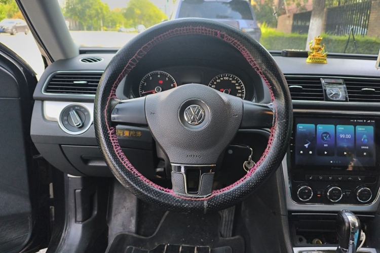 Used Volkswagen Passat 2014 1.8TSI DSG Prestige Edition Steering Wheel