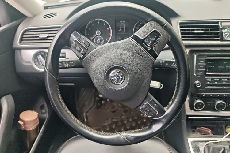 Used Volkswagen Passat 2014 1.4TSI Manual Prestige Edition Steering Wheel