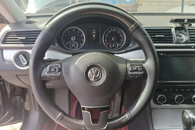 Used Volkswagen Passat 2014 2.0 TSI DSG Prestige Edition Steering Wheel
