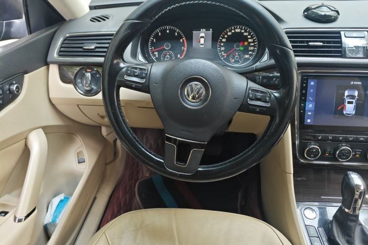 Used Volkswagen Passat 2014 1.8TSI DSG Prestige Edition Steering Wheel