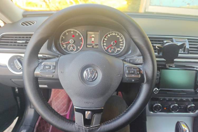 Used Volkswagen Passat 2014 1.8TSI DSG Prestige Edition Steering Wheel