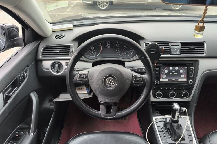 Used Volkswagen Passat 2014 1.8TSI DSG Prestige Edition Steering Wheel