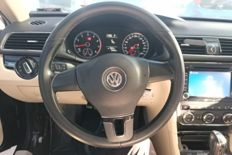 Used Volkswagen Passat 2014 1.8TSI DSG Prestige Edition Steering Wheel