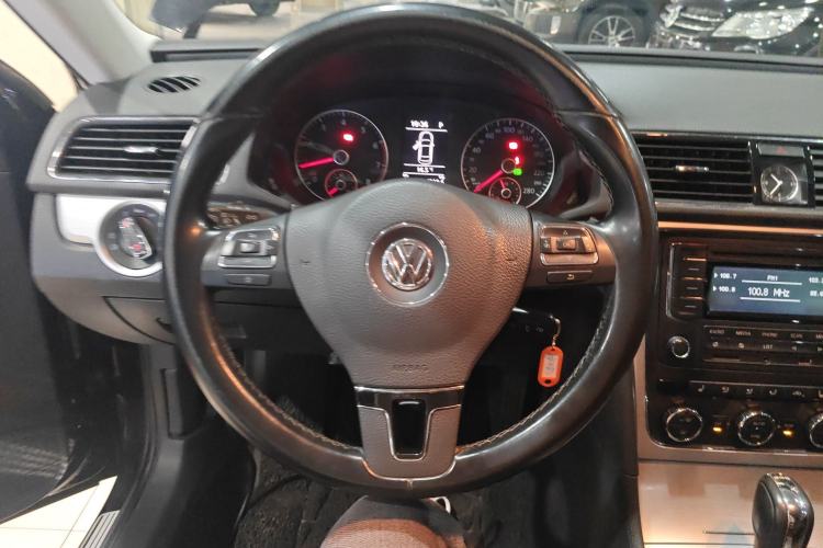 Used Volkswagen Passat 2014 1.8TSI DSG Prestige Edition Steering Wheel