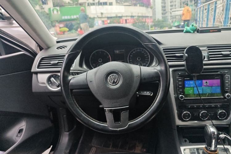 Used Volkswagen Passat 2014 1.8TSI DSG Prestige Edition Steering Wheel