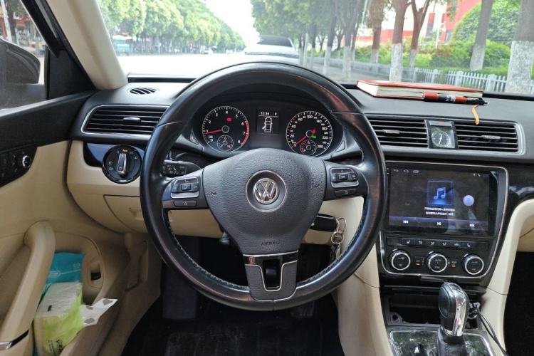 Used Volkswagen Passat 2014 1.8TSI DSG Prestige Edition Steering Wheel