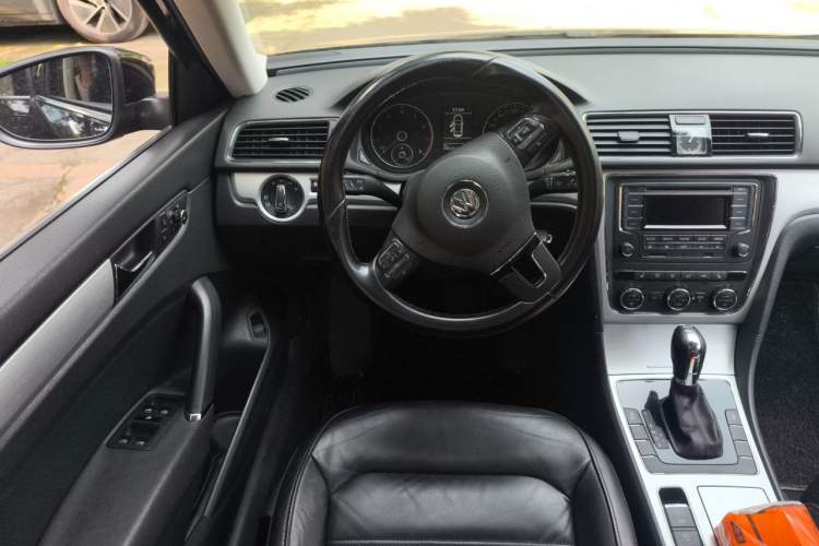Used Volkswagen Passat 2014 1.8TSI DSG Prestige Edition Steering Wheel