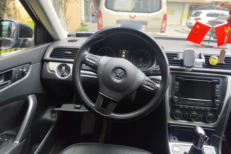 Used Volkswagen Passat 2014 1.8TSI DSG Prestige Edition Steering Wheel