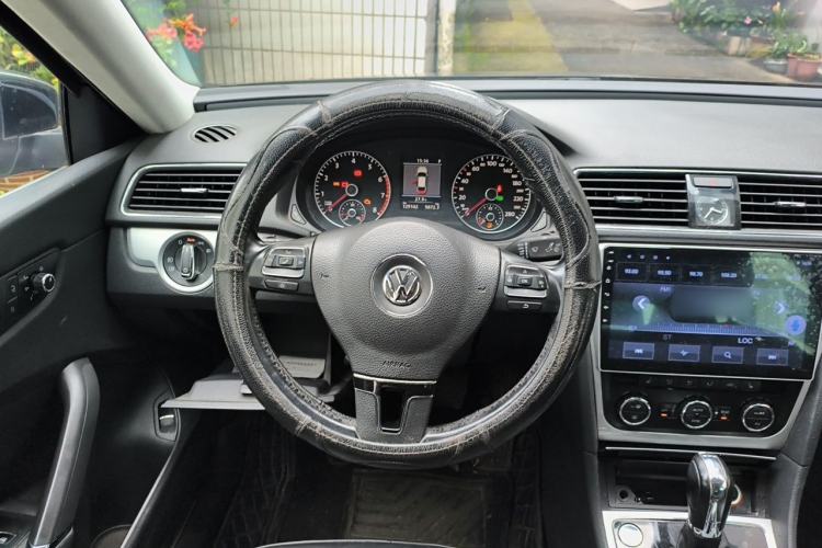 Used Volkswagen Passat 2014 1.8TSI DSG Prestige Edition Steering Wheel