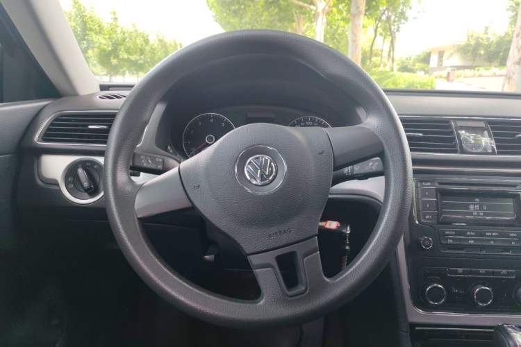 Used Volkswagen Passat 2014 1.8TSI DSG Luxury Edition Steering Wheel